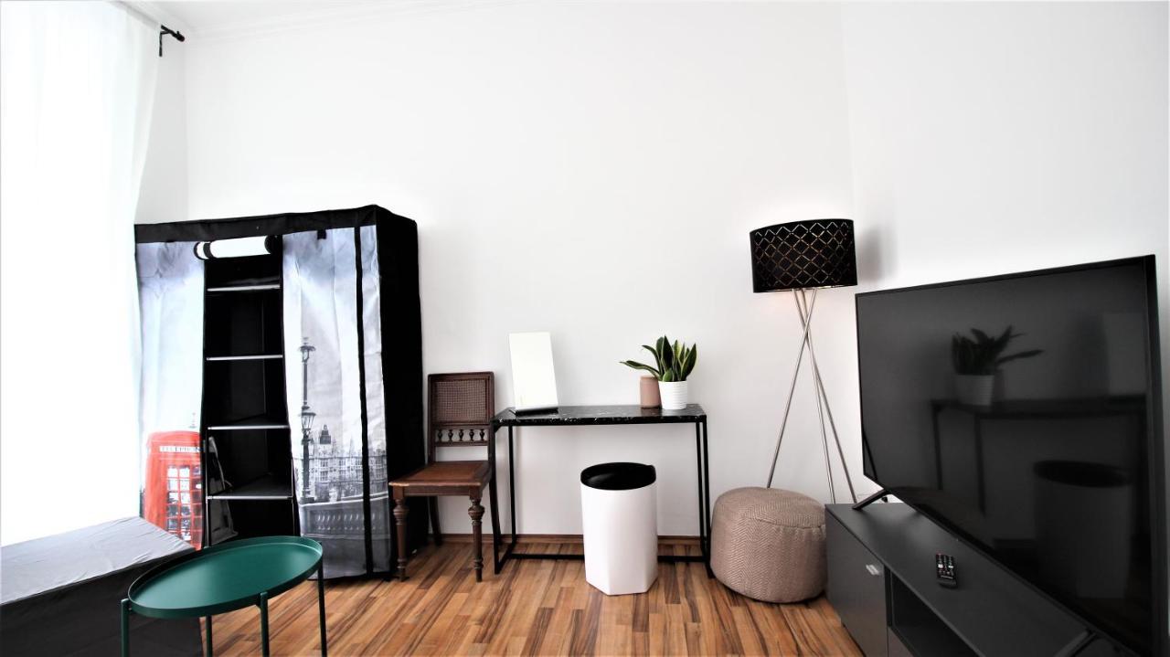 ➤Private Room - Heart Of Downtown With Terrace Вюрцбург Экстерьер фото